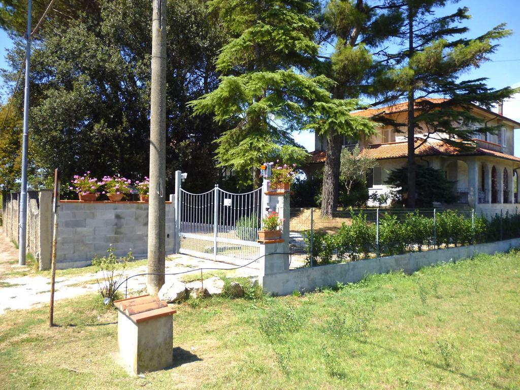 Villetta La Pineta Latignano Bagian luar foto